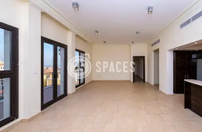 Apartment - 3 Bedrooms - 4 Bathrooms for rent in Carnaval - Qanat Quartier - The Pearl Island - Doha