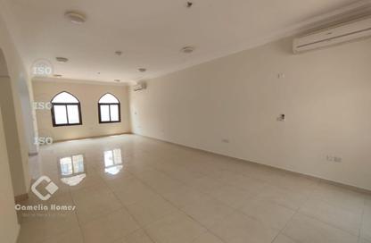 Villa - 4 Bedrooms - 5 Bathrooms for rent in Al Luqta - Al Luqta - Doha