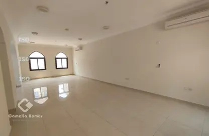 Villa - 4 Bedrooms - 5 Bathrooms for rent in Al Luqta - Al Luqta - Doha