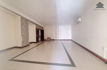 Apartment - 2 Bedrooms - 2 Bathrooms for rent in Anas Street - Fereej Bin Mahmoud North - Fereej Bin Mahmoud - Doha