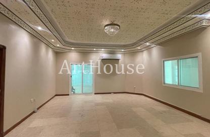 Villa - 5 Bedrooms - 4 Bathrooms for rent in Izghawa - Izghawa - Doha