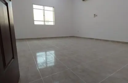 شقة - 2 غرف نوم - 2 حمامات للايجار في شارع الجزيره - فريج بن محمود الشمالي - فريج بن محمود - الدوحة