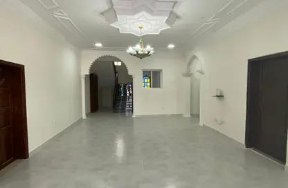 شقة - 1 حمام للايجار في الدفينة - الدوحة