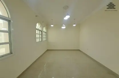 شقة - 2 غرف نوم - 2 حمامات للايجار في شارع النصر - النصر - الدوحة