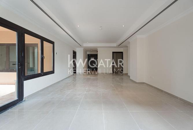 985789 - Property Image 2