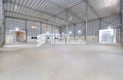 Warehouse - Studio - 1 for rent in East Industrial Street - Birkat Al Awamer - Al Wakra