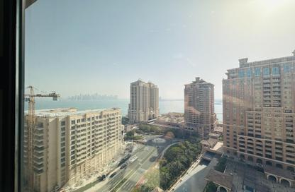Apartment - 2 Bedrooms - 2 Bathrooms for rent in Jumanah Tower 29 - Porto Arabia - The Pearl Island - Doha