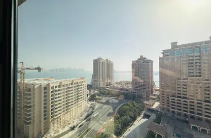 Apartment - 1 Bedroom - 2 Bathrooms for rent in Jumanah Tower 29 - Porto Arabia - The Pearl Island - Doha