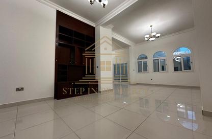 Apartment - 4 Bedrooms - 5 Bathrooms for rent in Bu Hamour Street - Abu Hamour - Doha