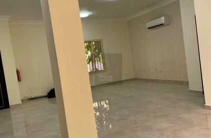Villa - 4 - 4 for rent in Al Kheesa - Umm Salal Mohammed