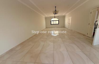 Apartment - 5 Bedrooms - 7 Bathrooms for rent in Duhail Villas - Al Duhail - Doha