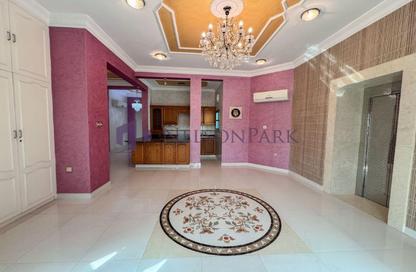 Villa - 4 Bedrooms - 7 Bathrooms for rent in Al Maamoura - Al Maamoura - Doha