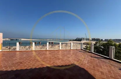 Townhouse - 2 Bedrooms - 4 Bathrooms for rent in Venezia - Qanat Quartier - The Pearl Island - Doha