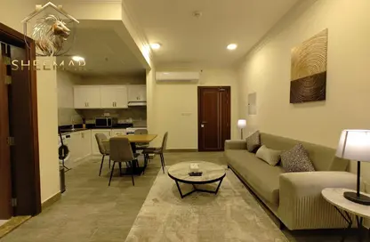 شقة - غرفة نوم - 1 حمام للايجار في ام غوالينا تجارية - ام غويلينا - أم غويلينا - الدوحة