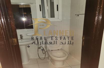 Apartment - 2 Bedrooms - 3 Bathrooms for rent in Al Sadd - Doha