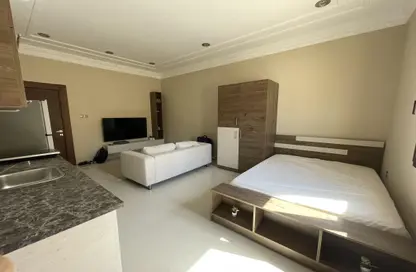 Apartment - 1 Bathroom for rent in West Bay Lagoon - Doha