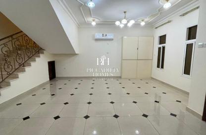 Villa - 5 Bedrooms - 5 Bathrooms for rent in Izghawa - Izghawa - Doha