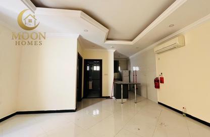 Apartment - 1 Bedroom - 2 Bathrooms for rent in Umm Ghwailina Comm - Umm Ghuwalina - Umm Ghuwailina - Doha