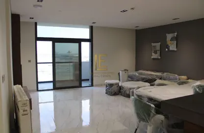 شقة - 2 غرف نوم - 3 حمامات للايجار في عرض البوليفارد - مدينة الياسمين - الوسيل