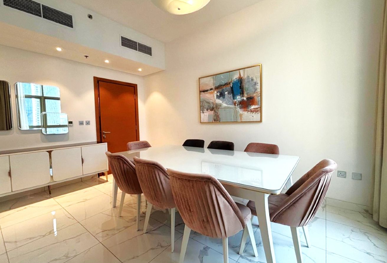 FURNISHED 2 BHK + MAID + BALCONY |MODERN AMENITIES - apartment in West Bay