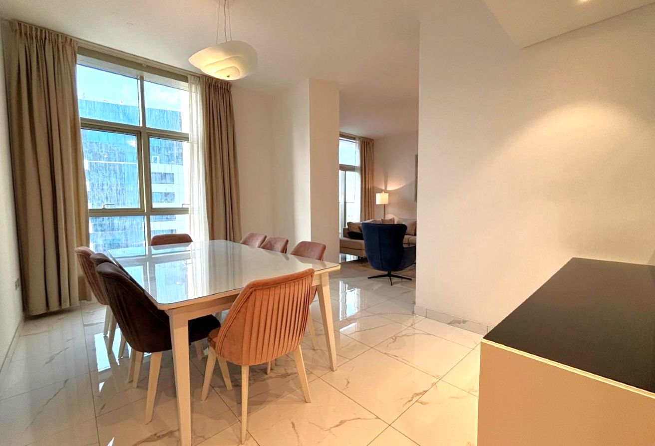 FURNISHED 2 BHK + MAID + BALCONY |MODERN AMENITIES - apartment in West Bay