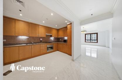 Apartment - 2 Bedrooms - 4 Bathrooms for rent in Marina Gate - Porto Arabia - The Pearl Island - Doha