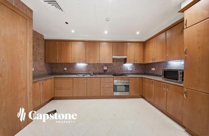 Apartment - 2 Bedrooms - 4 Bathrooms for rent in Marina Gate - Porto Arabia - The Pearl Island - Doha