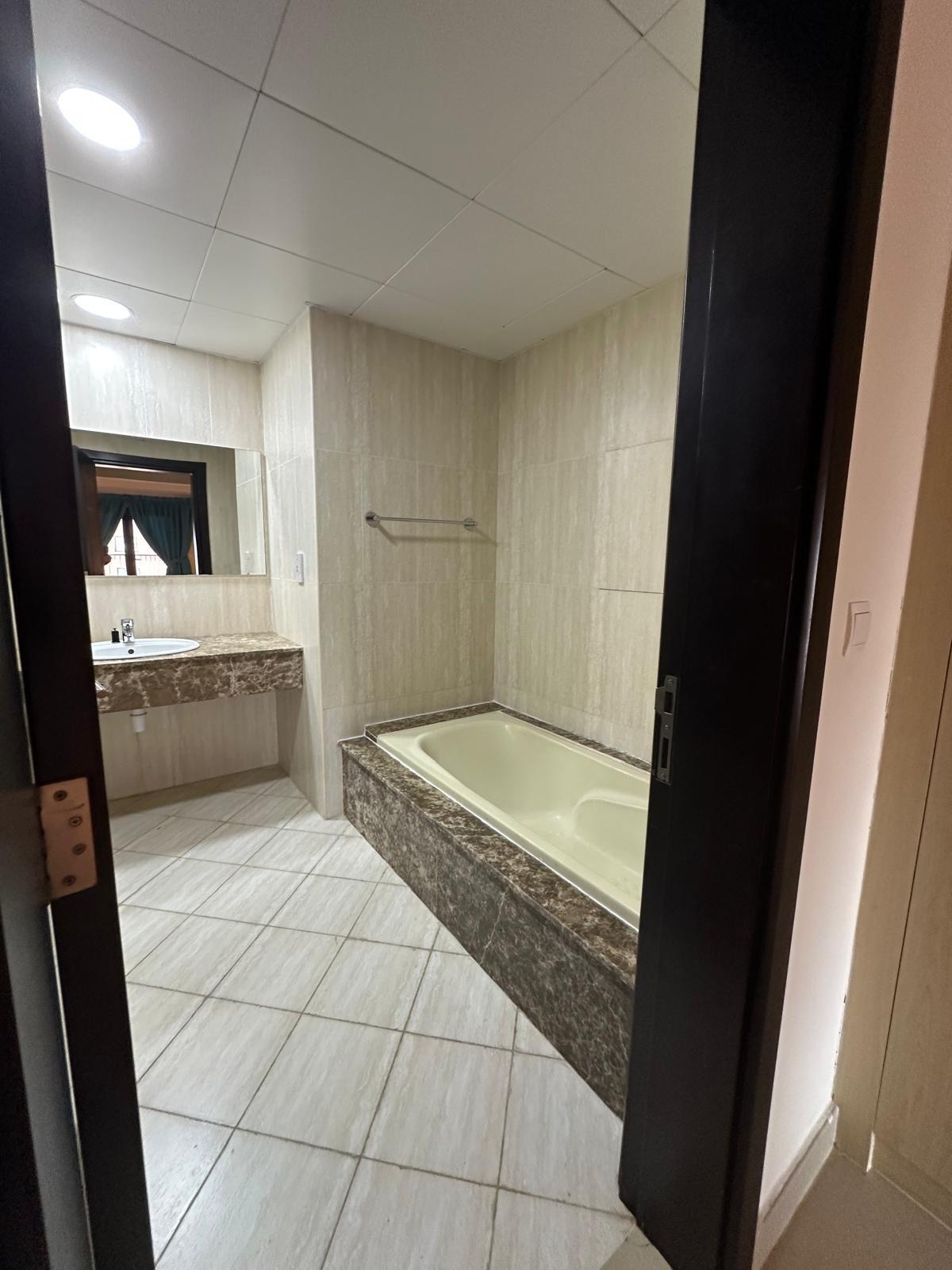 ELEGANT 1BEDROOM FULLY FURNISHED WITH BIG BALCONY thumbnail 4