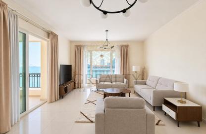 Townhouse - 1 - 2 for sale in Viva West - Viva Bahriyah - The Pearl Island - Doha