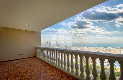 Apartment - 2 Bedrooms - 3 Bathrooms for rent in Tower 14 - Porto Arabia - The Pearl Island - Doha