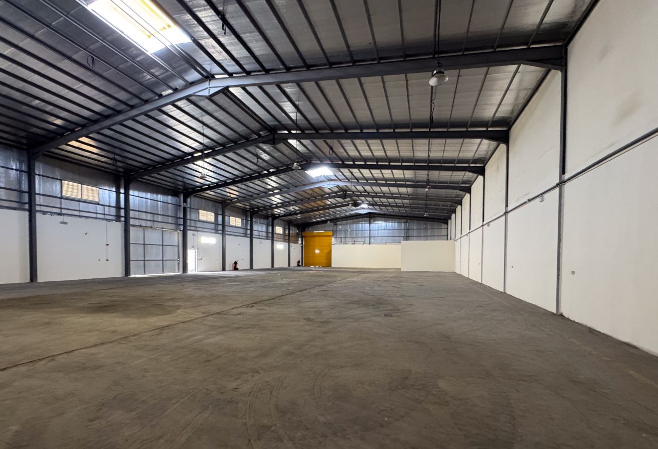 Logistic Warehouse | 5100 SQM | Birkat Al Awamer