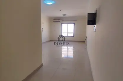 شقة - 4 غرف نوم - 3 حمامات للايجار في شارع انس - فريج بن محمود الشمالي - فريج بن محمود - الدوحة