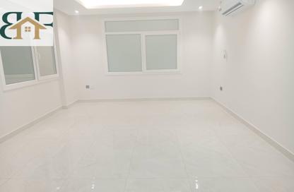 Apartment - 2 Bedrooms - 3 Bathrooms for rent in Al Mansoura - Al Mansoura - Doha