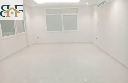 Apartment - 2 Bedrooms - 3 Bathrooms for rent in Al Mansoura - Al Mansoura - Doha