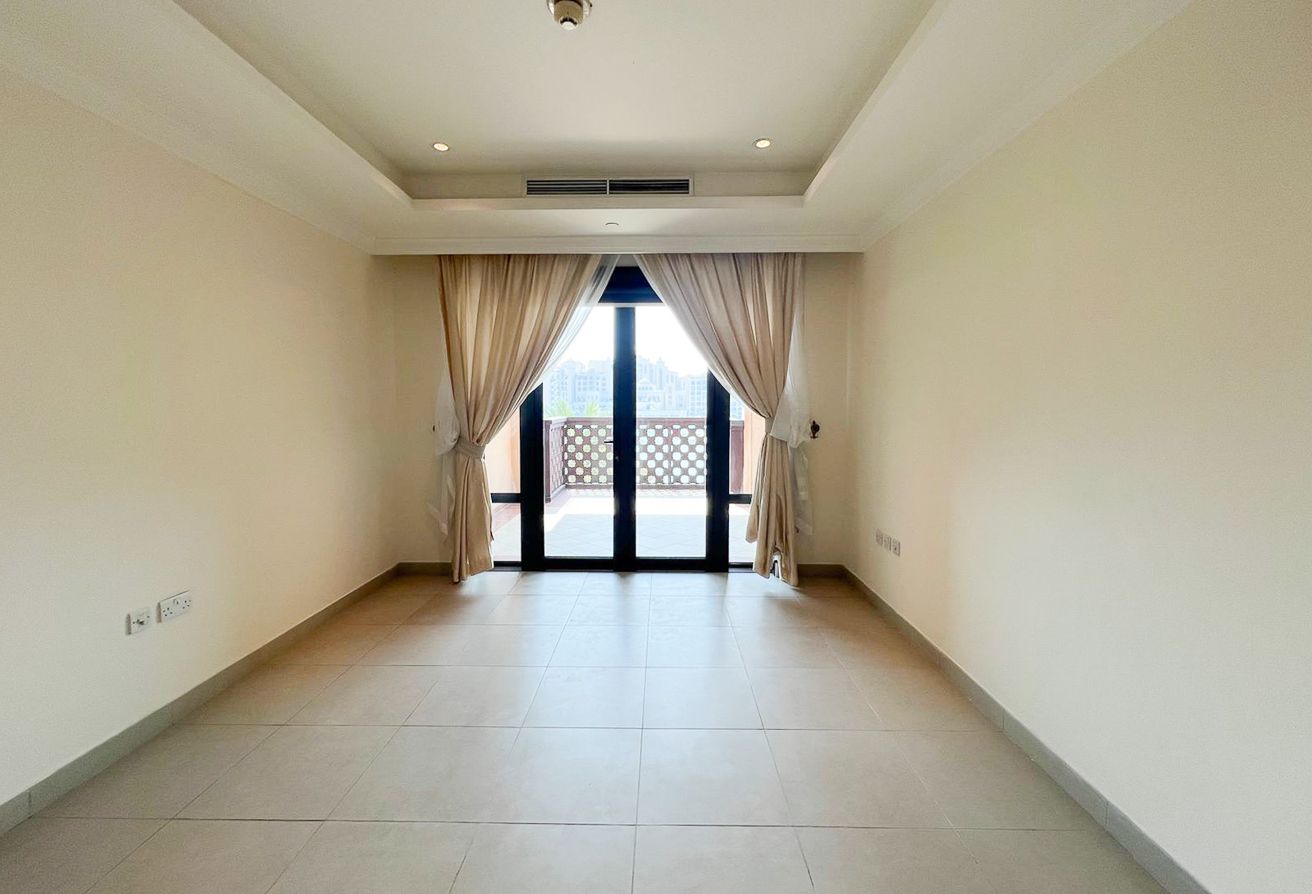 Spacious 2BR w/ Balcony | Townhouse | Marina View