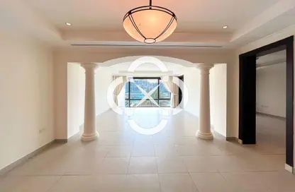 تاون هاوس - 2 غرف نوم - 3 حمامات للايجار في طريق بورتو الغربي - بورتو أرابيا - جزيرة اللؤلؤة - الدوحة