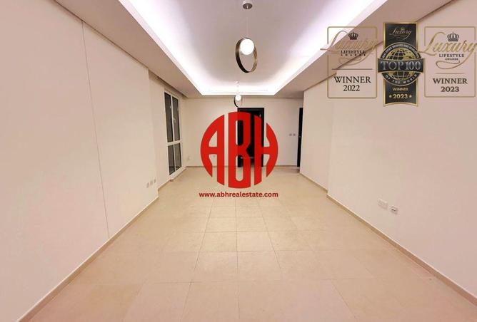 1003850 - Property Image 2