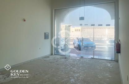 Shop - Studio - 1 for rent in Madinat Khalifa South - Madinat Khalifa - Doha