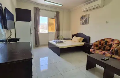 Apartment - Studio - 1 Bathroom for rent in Umm Ghwailina Comm - Umm Ghuwalina - Umm Ghuwailina - Doha