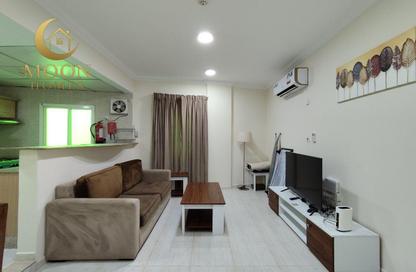 Apartment - 1 - 1 for rent in Umm Ghwailina Comm - Umm Ghuwalina - Umm Ghuwailina - Doha