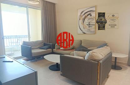 Compound - 2 Bedrooms - 3 Bathrooms for rent in Viva West - Viva Bahriyah - The Pearl Island - Doha