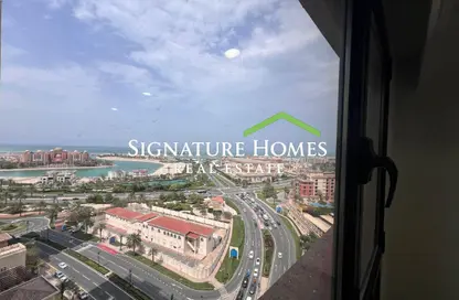 Apartment - 1 Bedroom - 2 Bathrooms for rent in Tower 21 - Porto Arabia - The Pearl Island - Doha