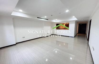 Apartment - 1 Bedroom - 2 Bathrooms for rent in Tower 21 - Porto Arabia - The Pearl Island - Doha