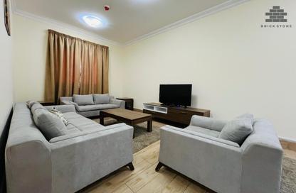 Apartment - 2 Bedrooms - 2 Bathrooms for rent in Umm Ghwailina Comm - Umm Ghuwalina - Umm Ghuwailina - Doha