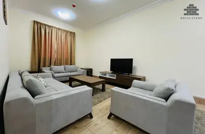 Apartment - 2 Bedrooms - 2 Bathrooms for rent in Umm Ghwailina Comm - Umm Ghuwalina - Umm Ghuwailina - Doha