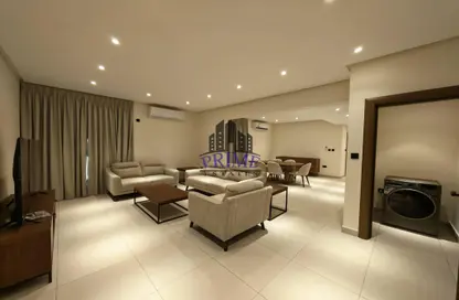 Apartment - 2 Bedrooms - 3 Bathrooms for rent in Umm Ghwailina Comm - Umm Ghuwalina - Umm Ghuwailina - Doha