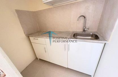 Apartment - Studio - 1 Bathroom for rent in Wadi Al Shaheeniya Street - Ain Khaled - Doha