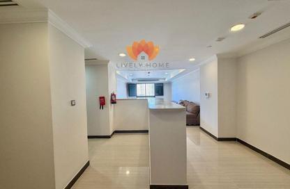 Apartment - 1 Bedroom - 2 Bathrooms for rent in East Porto Drive - Porto Arabia - The Pearl Island - Doha