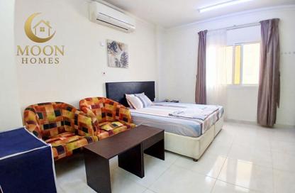 Apartment - Studio - 1 for rent in Umm Ghuwailina 4 - Umm Ghuwailina - Doha