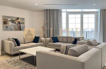 Apartment - 3 Bedrooms - 5 Bathrooms for rent in Floresta Gardens - Floresta Gardens - The Pearl Island - Doha